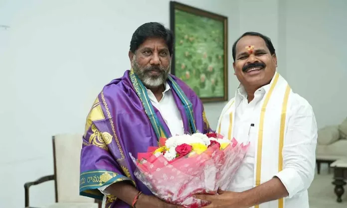 Dy CM and Veerlapalli engage in respectful meeting