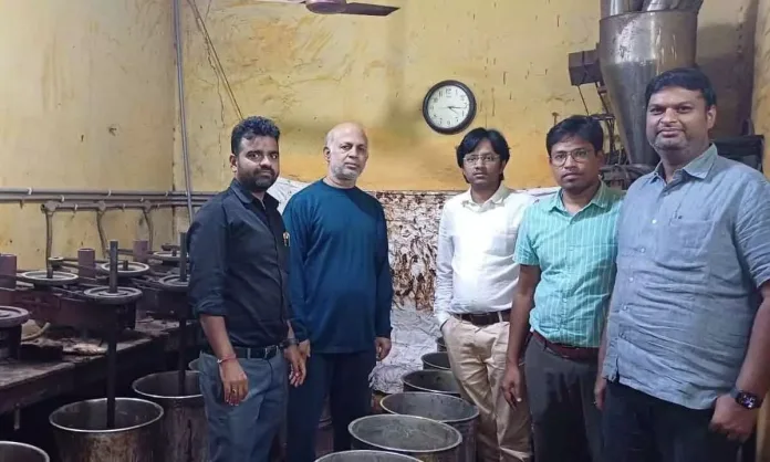 Mehndi cone manufacturing unit raided by DCA