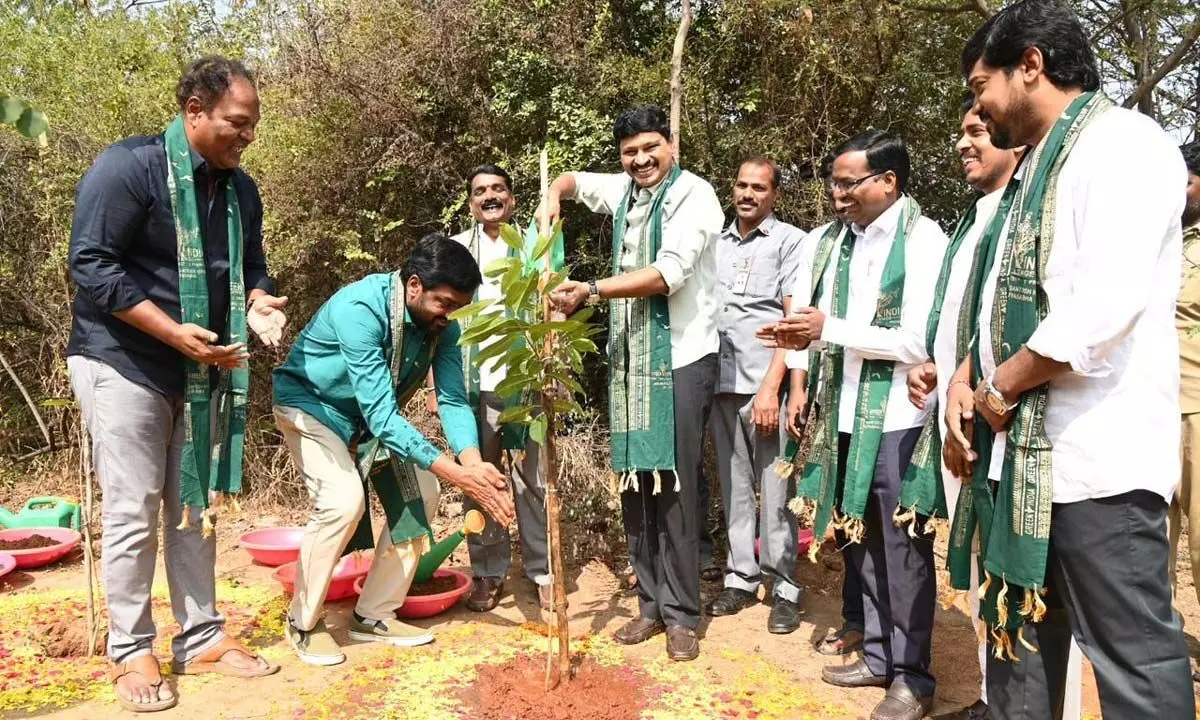 MP Santosh Kumar Joins Green India Challenge