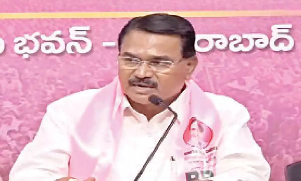 Singireddy calls for Rs 500 per quintal paddy bonus and Rythu Bandhu payments for farmers