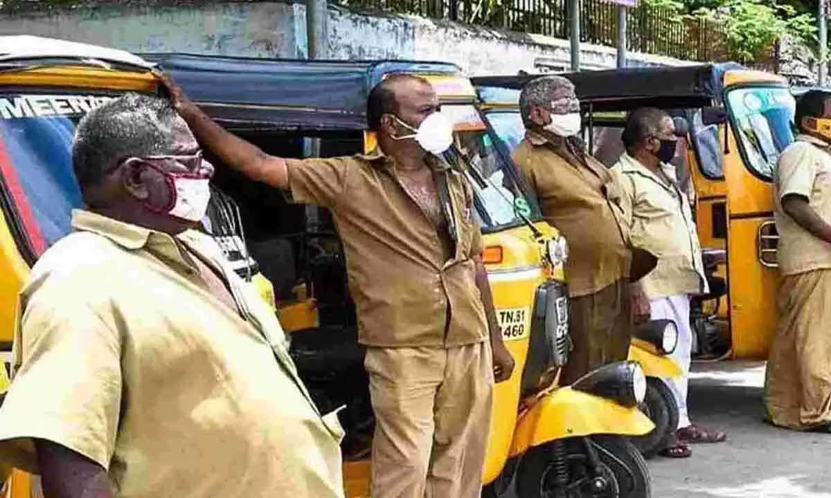 Auto drivers receive support as BRS leaders unite for protest