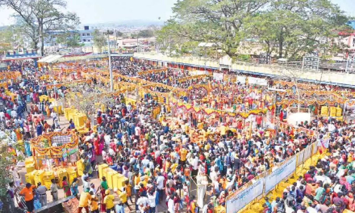 Celebrations in full swing as Sammakka arrives at Medaram