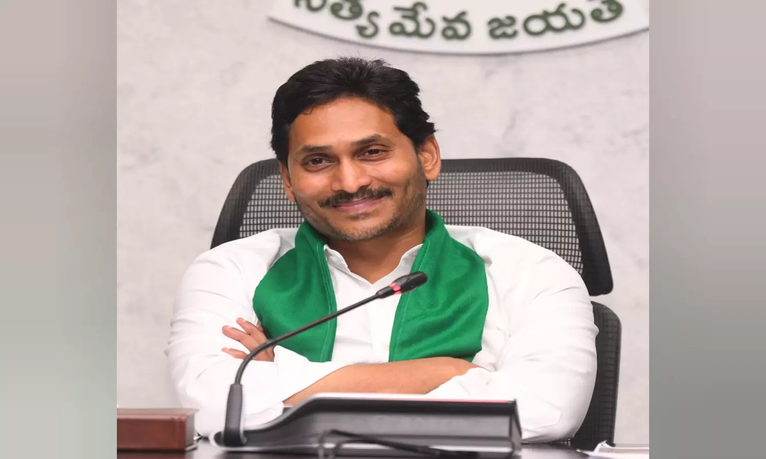 Jagan accuses Chandrababu of deceiving farmers on crop loan waiver; distributes last installment of 'Rythu Bharosa-PM Kisan' funds