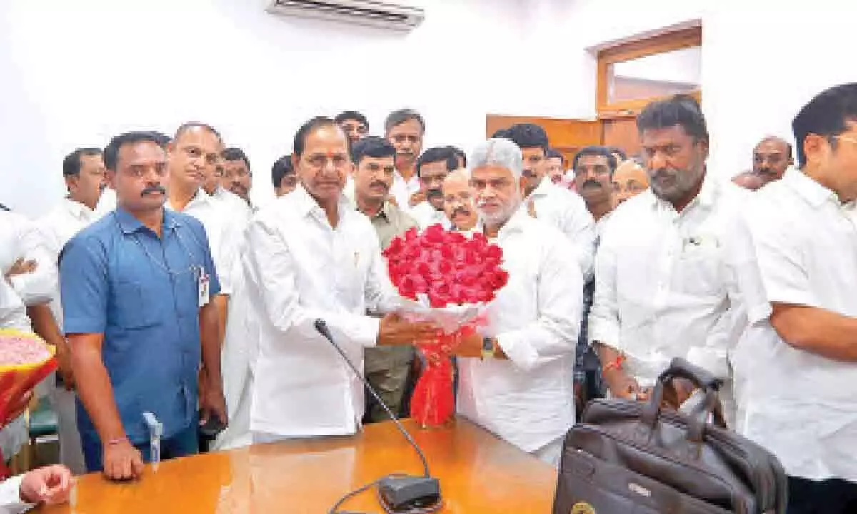 Several legislators and leaders absent as KCR is sworn in as MLA.