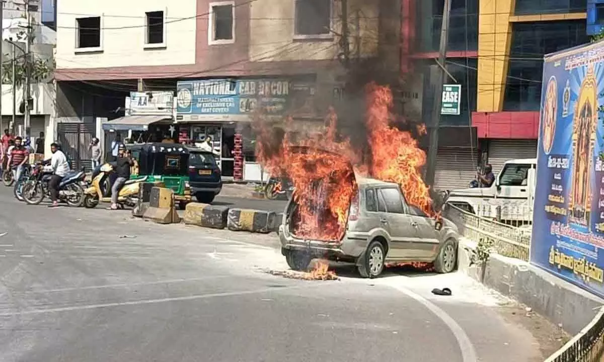 Car in Saifabad bursts into flames while on the move