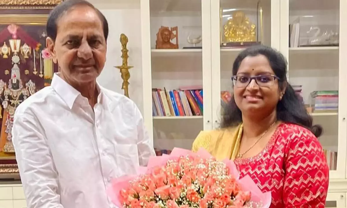 Kavya has a meeting with KCR