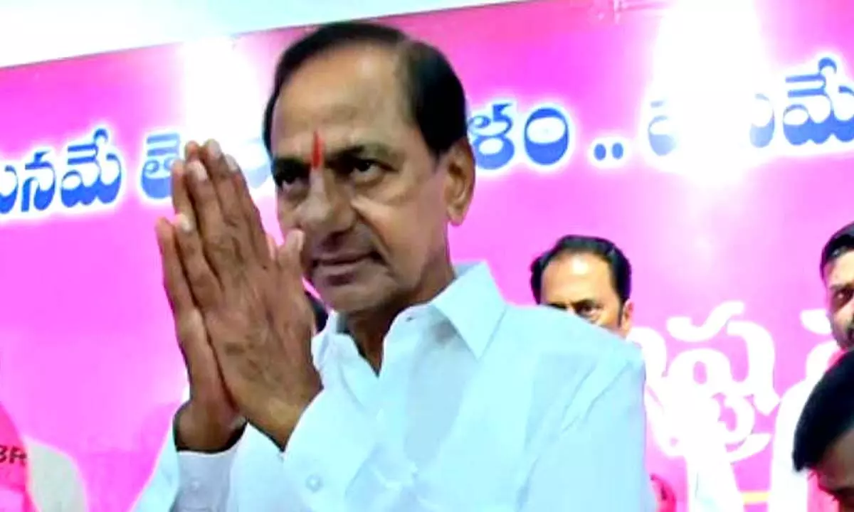 KCR meets with leaders from Karimnagar and Peddapalli to select Lok Sabha candidates