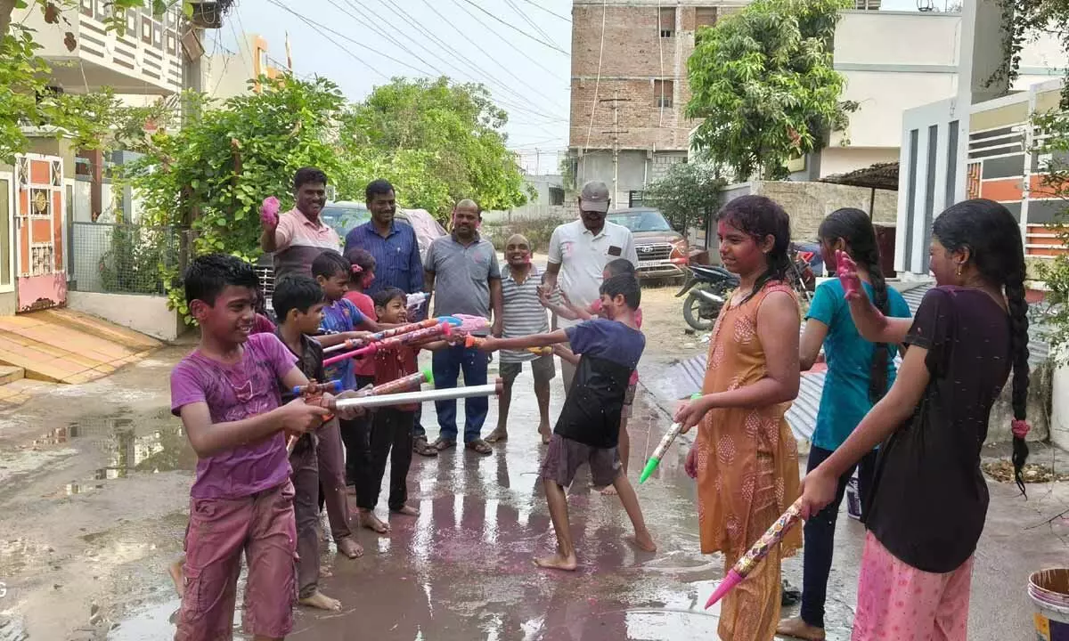 Mahabubnagar: Spreading happiness through art