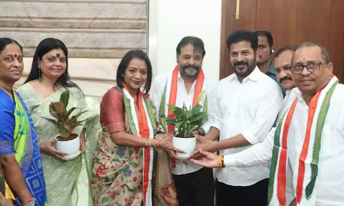 Mayor Vijayalakshmi of GHMC Joins Congress Party in the Presence of CM Revanth