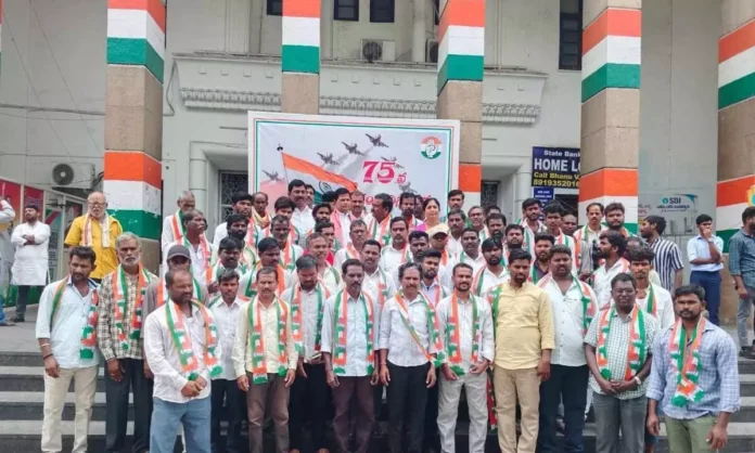 More BRS employees in Wanaparthy district switch to Congress