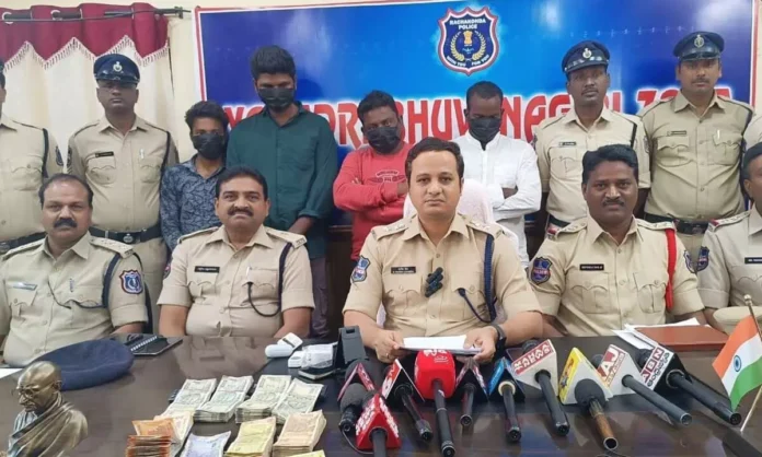 Offenders who robbed wine shop in Bhongir caught