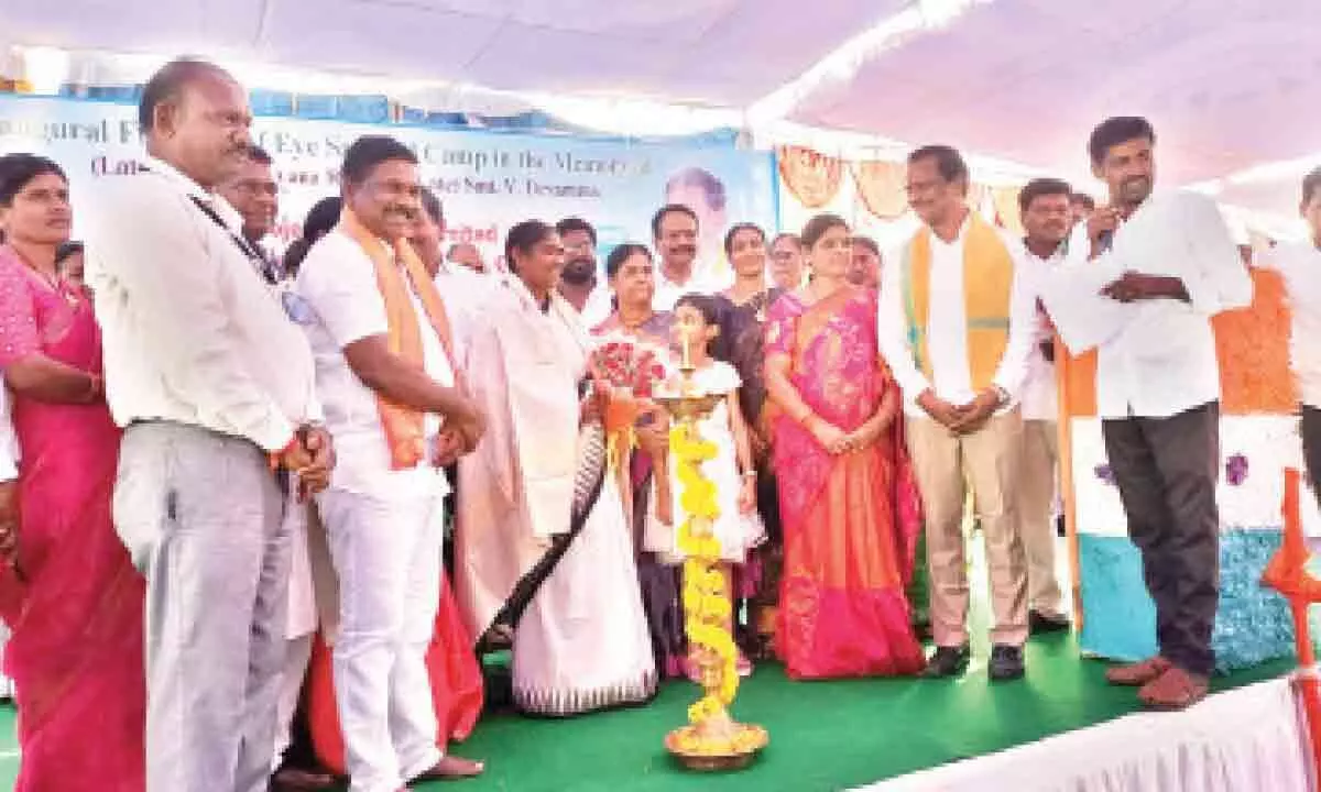 Seethakka launches large-scale free medical camp in Mahabubnagar