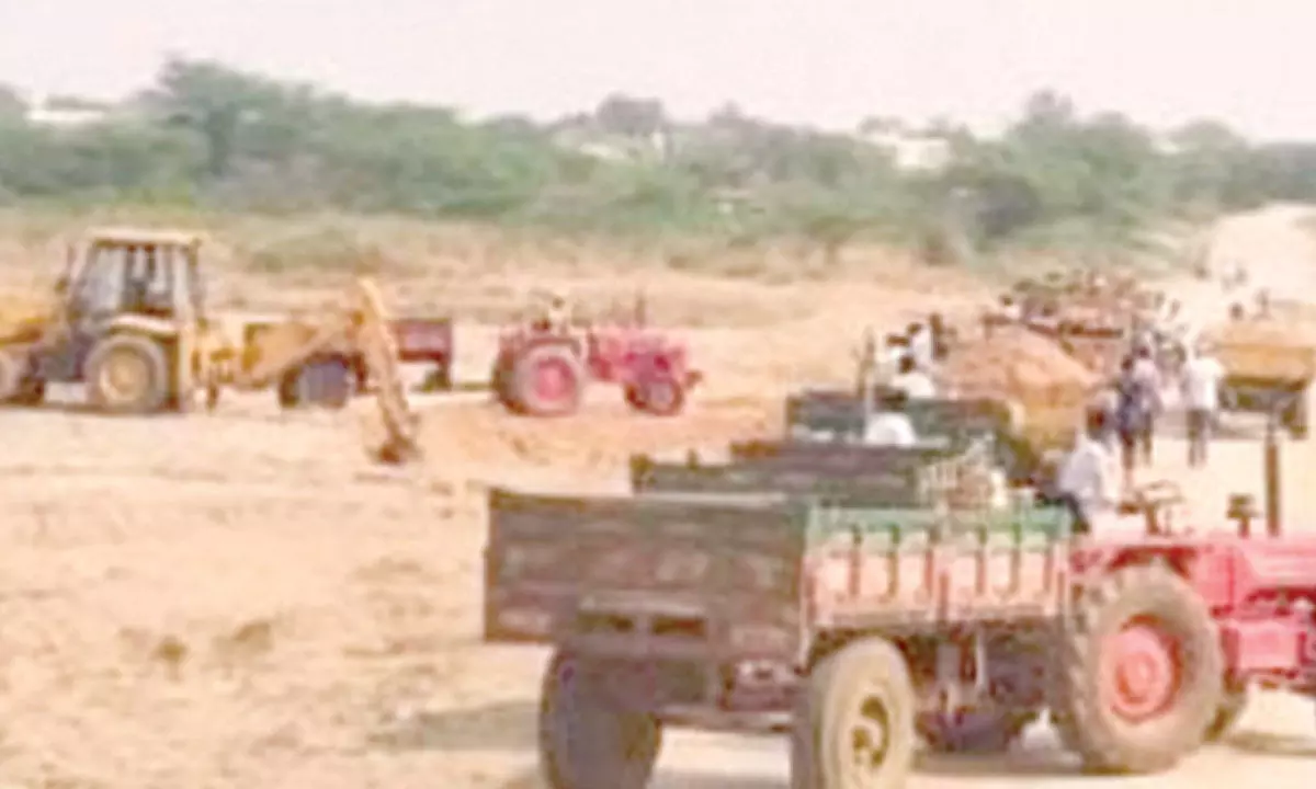 Seizure orders fail to curb rampant illegal sand mining in mandal