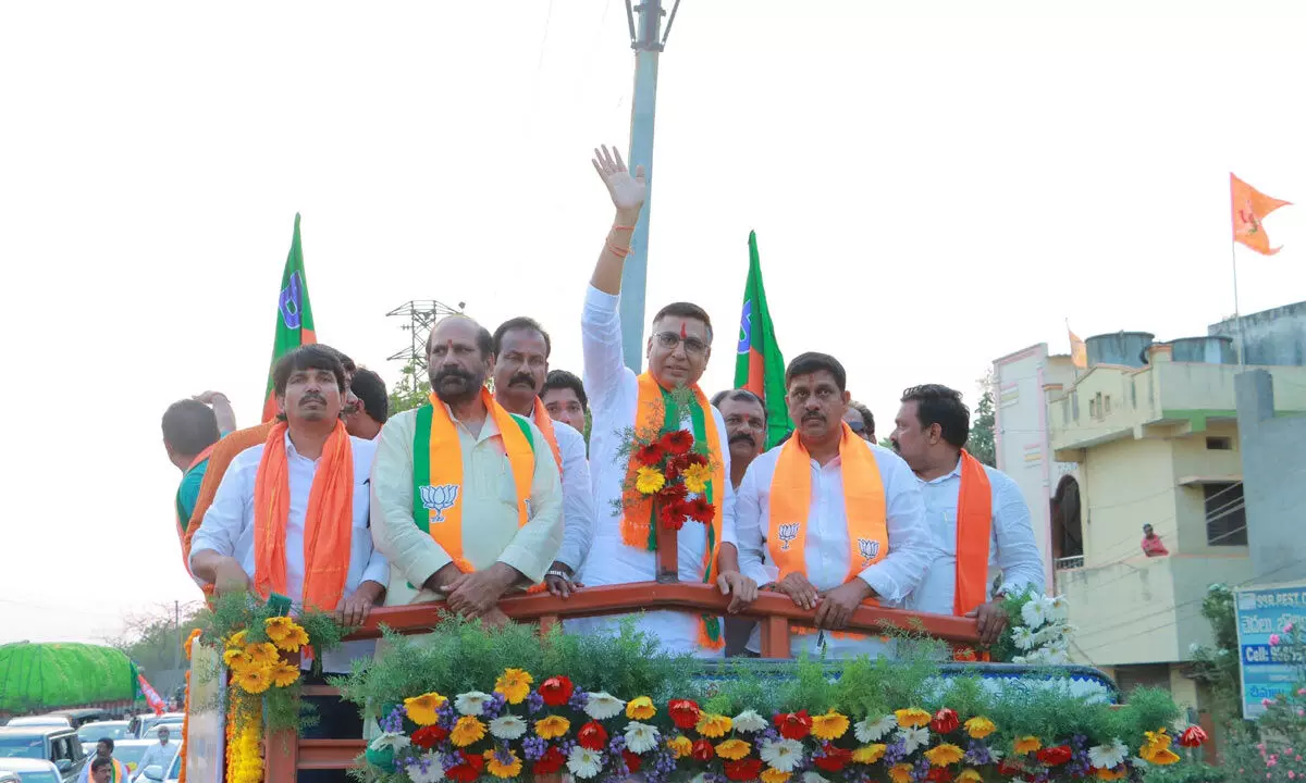 Vinod Rao's campaign celebrated with bike rally