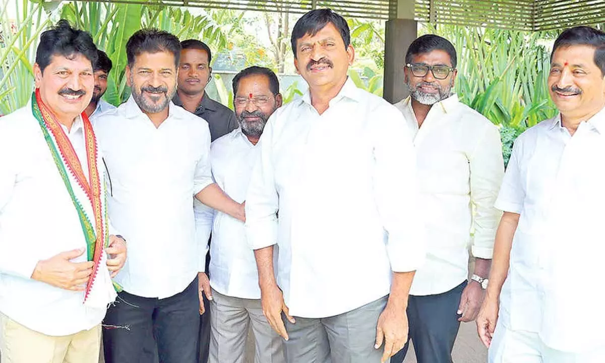 Cong escalates 'Operation Akarsh'