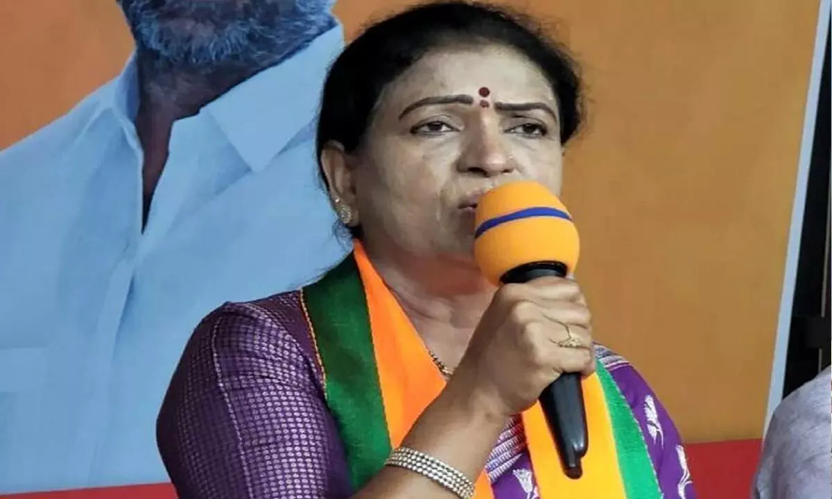 Congress urged to fulfill promises by DK Aruna