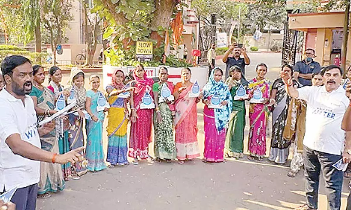 Sahara Stats Welfare Association marches to raise awareness about the water crisis.