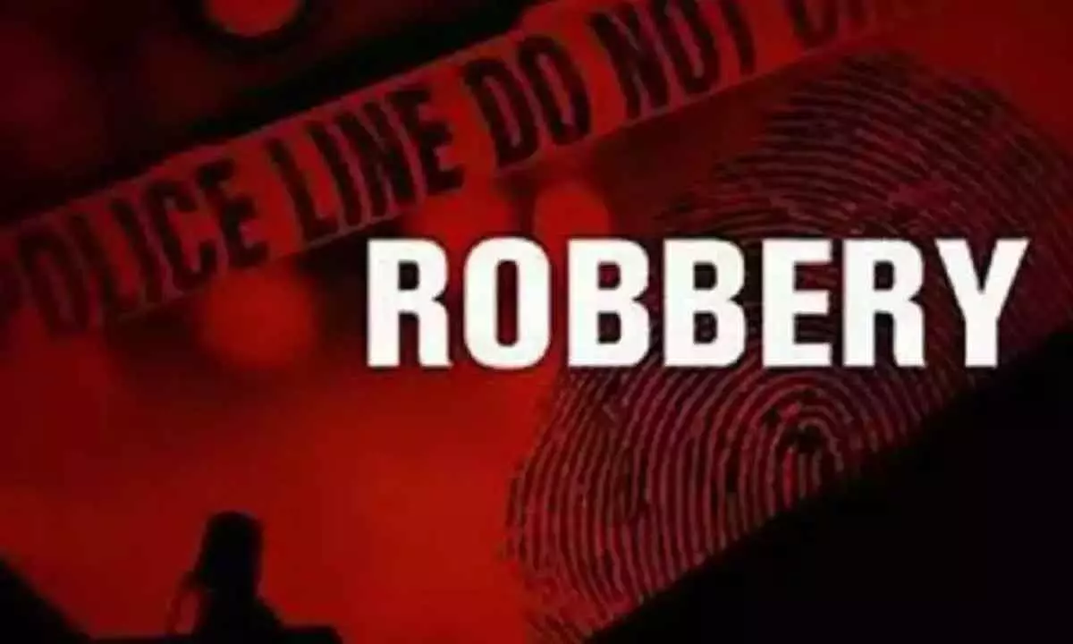 Cash and gold stolen during burglary at SR Nagar residence