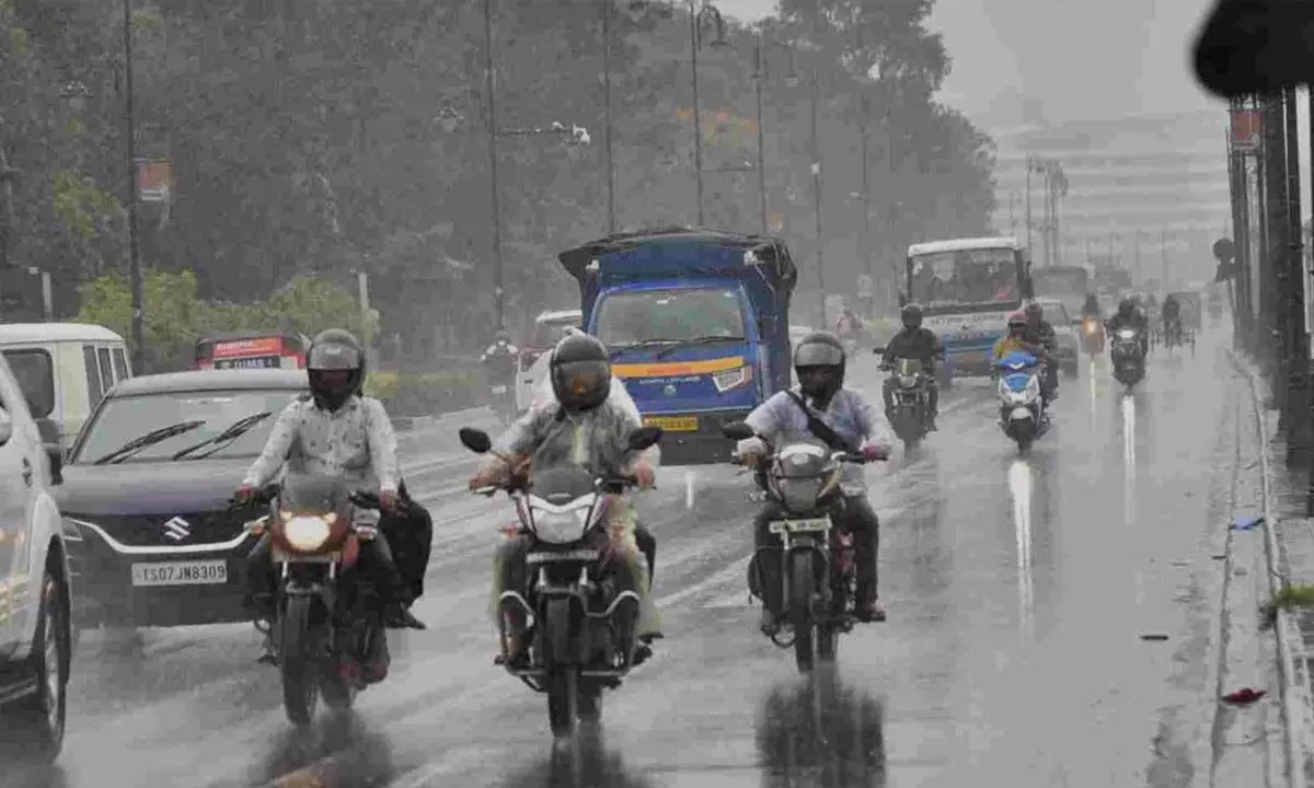 Commuters face inconvenience as heavy rains hit multiple areas in Telangana