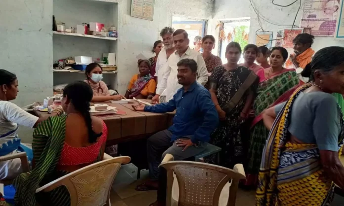 Dr. Meghna Reddy, AYUSH Medical Officer, attends medical camp in Manganur