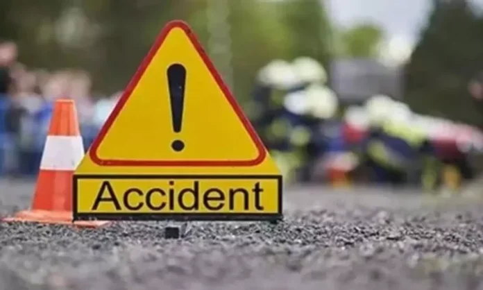 Head-on collision between tractor and bus in West Godavari district results in seven fatalities