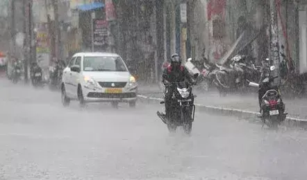 Telangana districts, including Hyderabad, hit by heavy rainfall