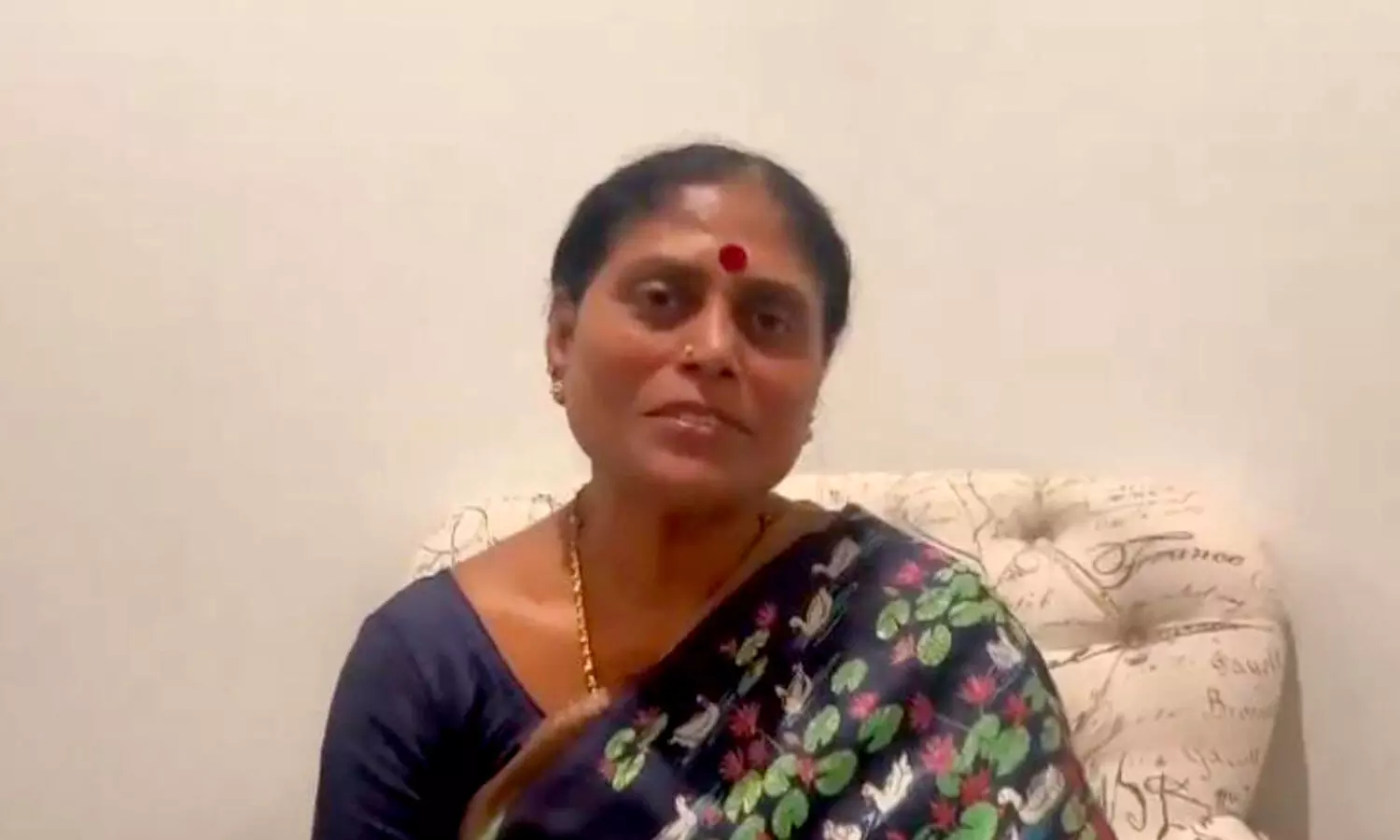 YS Vijayamma backs YS Sharmila for Kadapa, calls for voter support