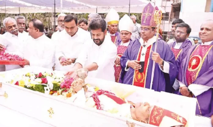 Chief Minister Honors Archbishop Thumma Bala