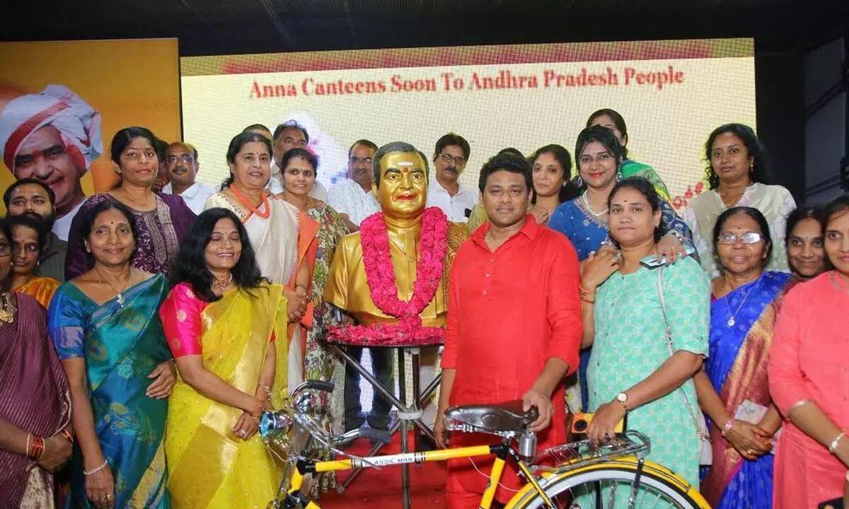 City of Hyderabad introduces Anna Canteen