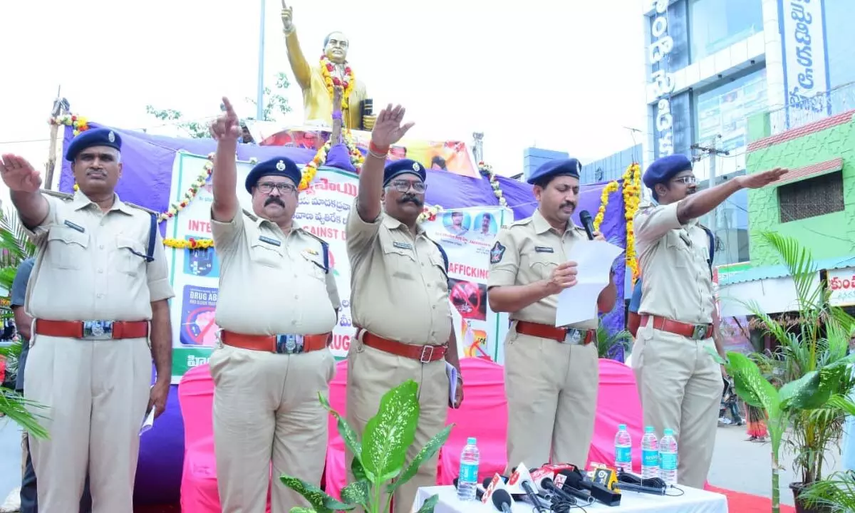 District Police Chief Encourages Youth to Reject Drugs and Build a Bright Future