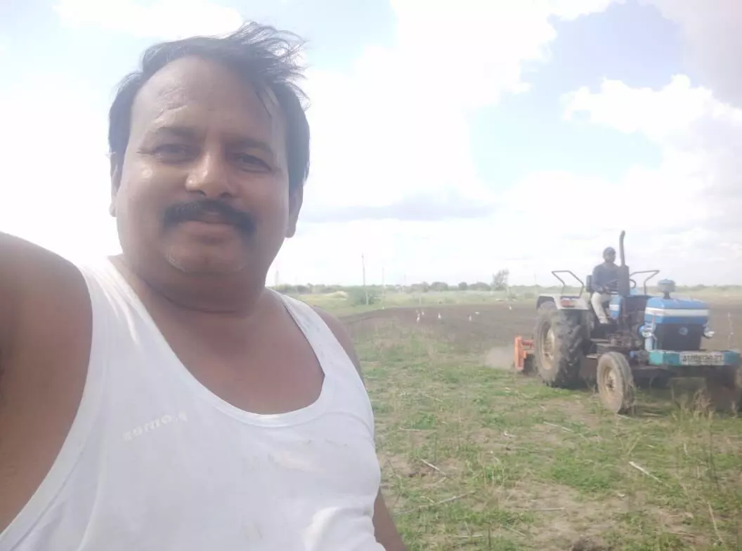 Farmers urge government to deposit Raitu Bharosa amount