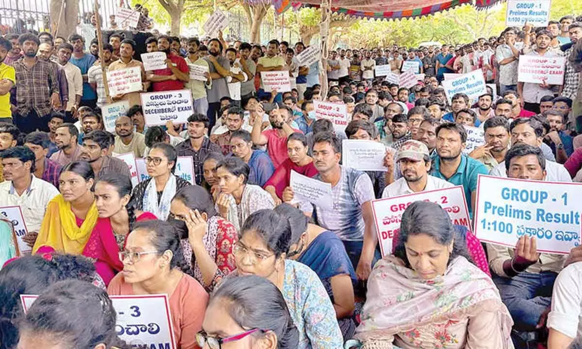 Protest staged by groups of aspirants