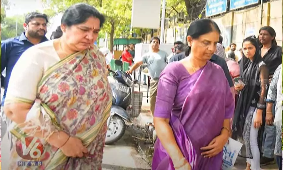 Sabitha Indra Reddy and Satyavathi Rathode visit BRS MLC Kavitha at Tihar Jail