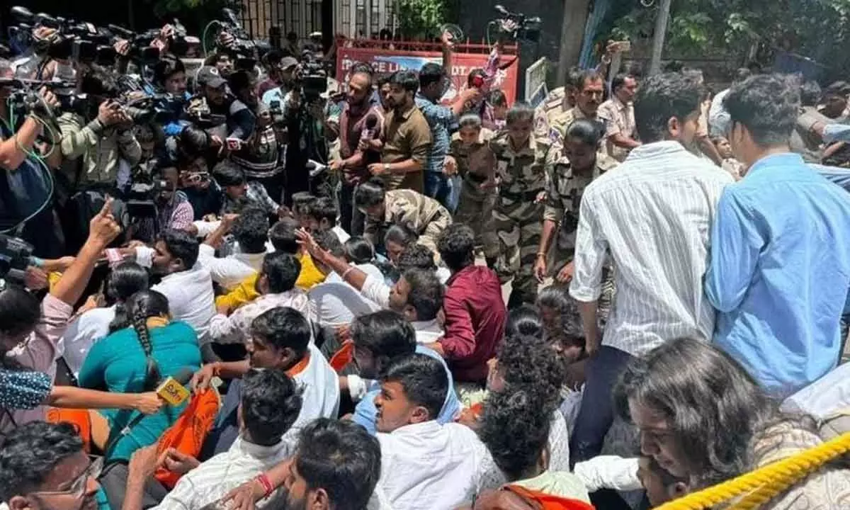 ABVP members hold protest at TGPSC