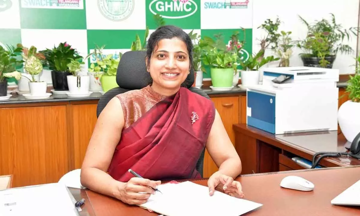 Amrapali Kata, GHMC chief, instructs officials to prioritize attendance of Swachh Autos