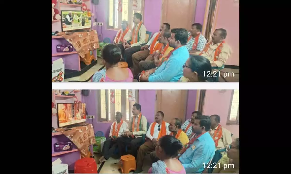 BJP District President Joins Bharath Nagar Residents to Watch 112th Episode of Mann Ki Baat