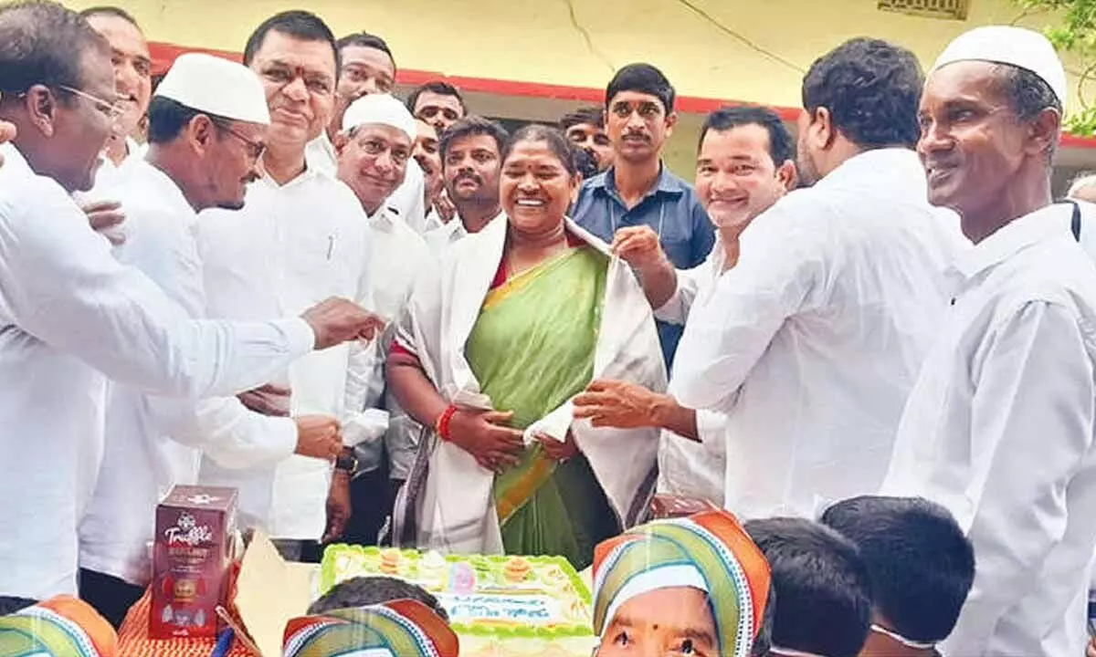 Celebrations held for Minister Seethakka's birthday