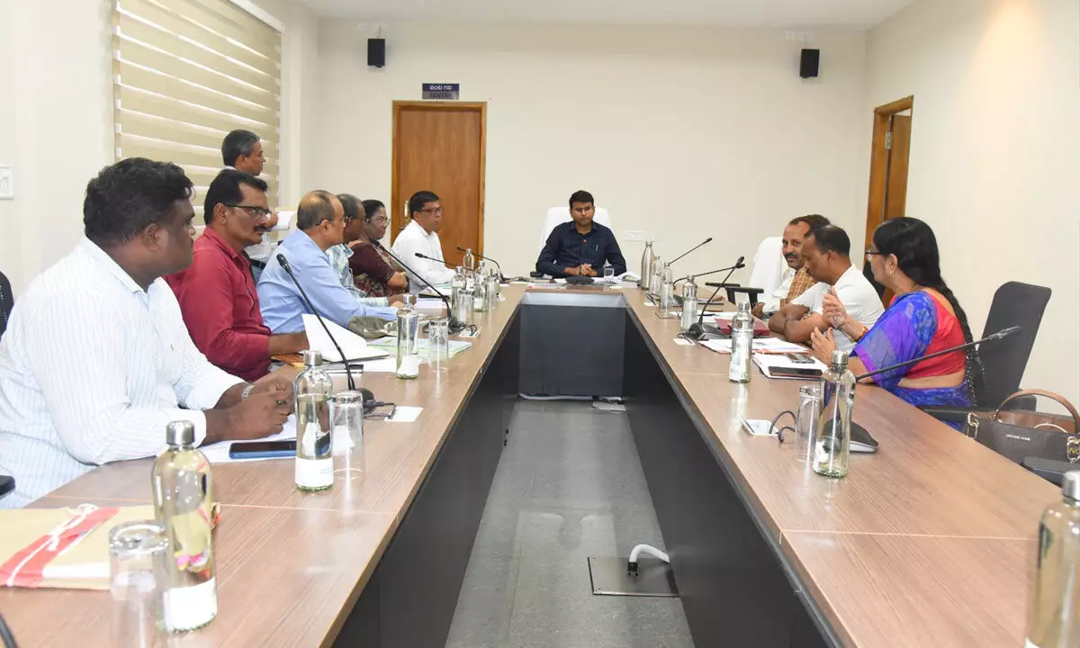 DC BM Santhosh Directs Officials to Implement Measures for Groundwater Improvement