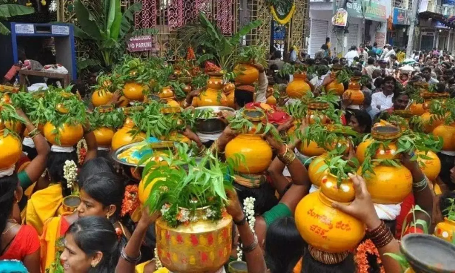 Hyderabad to Deploy 175 Special RTC Buses for Ujjain Mahakali Bonalu Festival