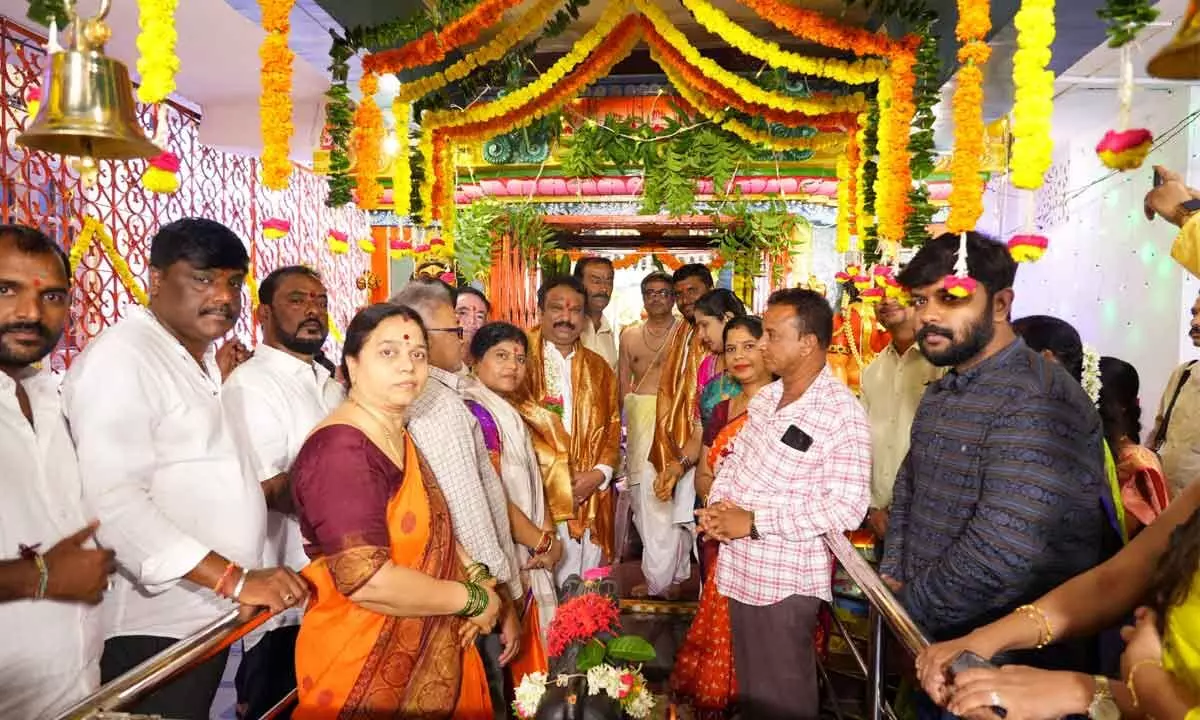 MLA Sri Ganesh Seeks Blessings for Cantonment Constituency at Secunderabad Ujjain Mahankali Bonalu Utsavam