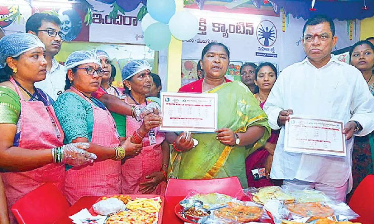 Seethakka encourages rural women to become entrepreneurs