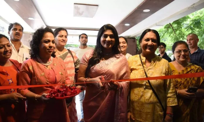 Actress Sowmya Janu Inaugurates Hand to Handloom Expo