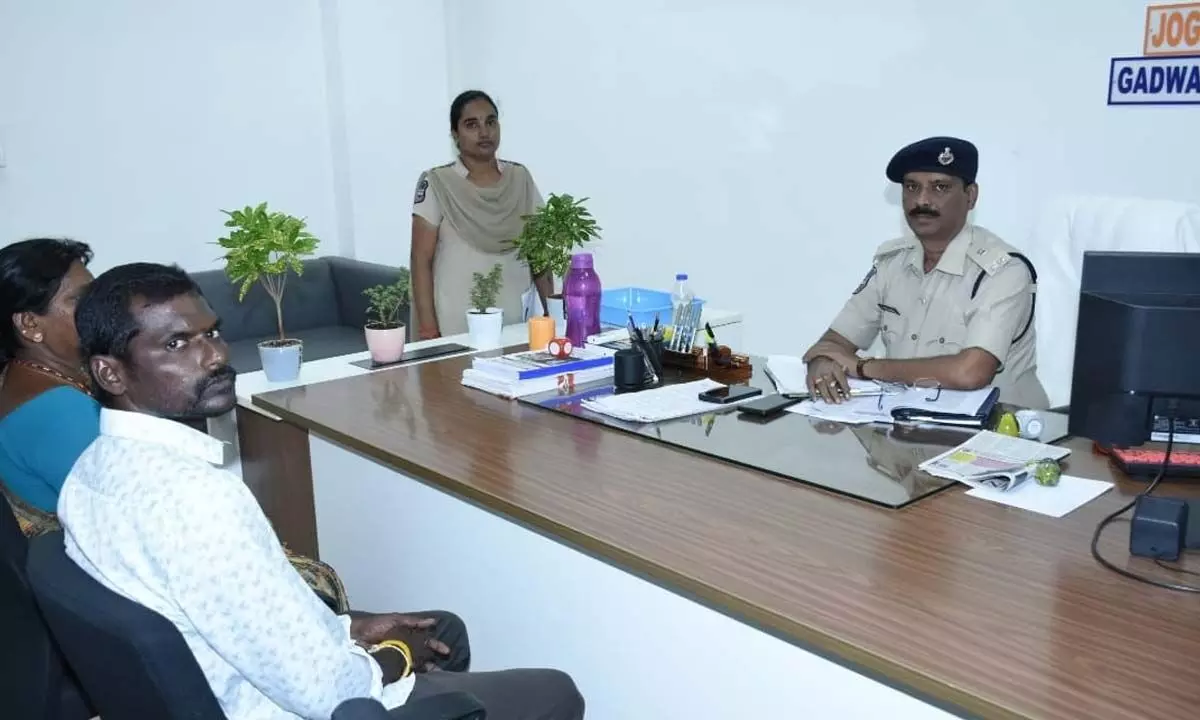 Additional SP Directs Police to Ensure Immediate Action on All Complaints