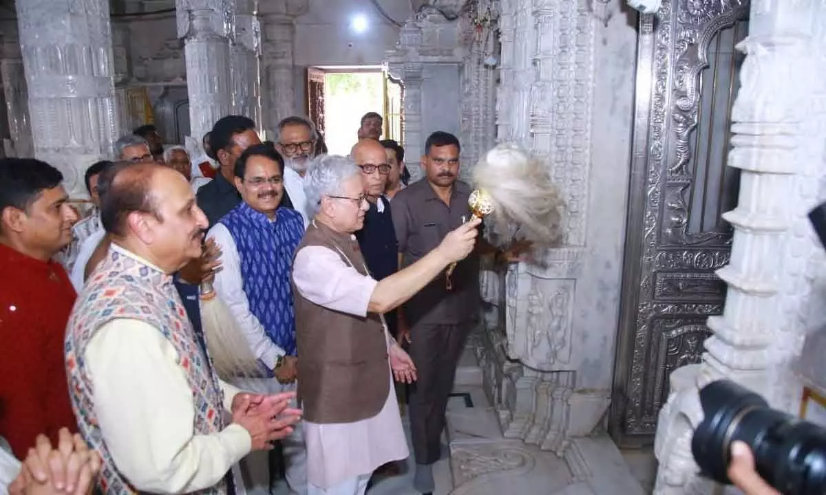 Governor Pays Visit to Kolanupaka Temple