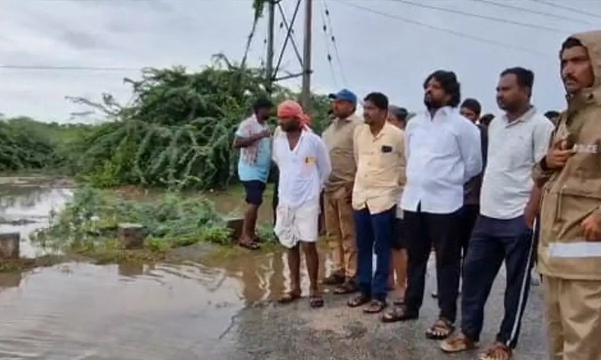 Heavy Rains Disrupt Alampur Taluka Connectivity; Congress Spokesperson Blames Previous Government