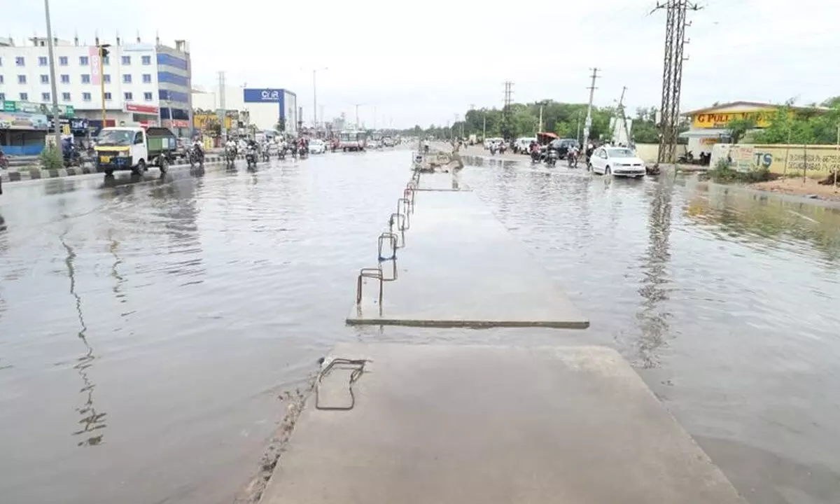 Hyderabad: Heavy Rainfall Strikes City, Causes Traffic Chaos