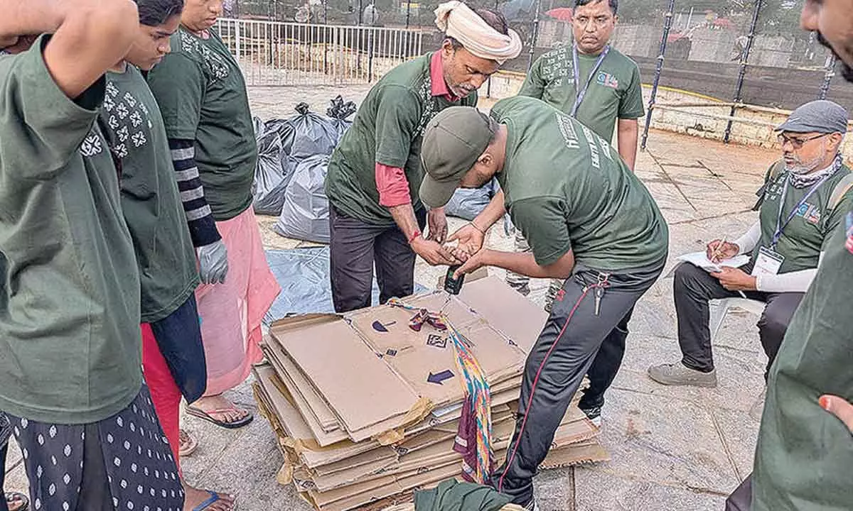 Hyderabad Runners Society partners with rag pickers for a cleaner marathon event