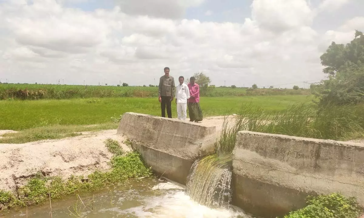 Leaders from BRS, BJP, and Loksatta Party Join Forces for Visit to Bingi Doddi Cheruvu