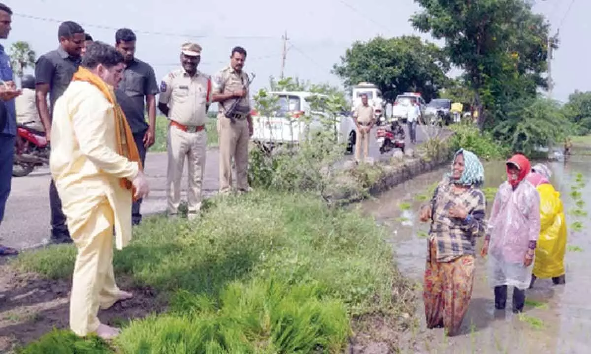 Minister Ponnam Prabhakar Engages with Female Farmers