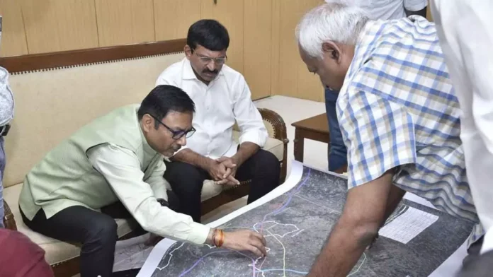 Revenue Minister Meets with SCR General Manager to Discuss Modifications in New Railway Lines